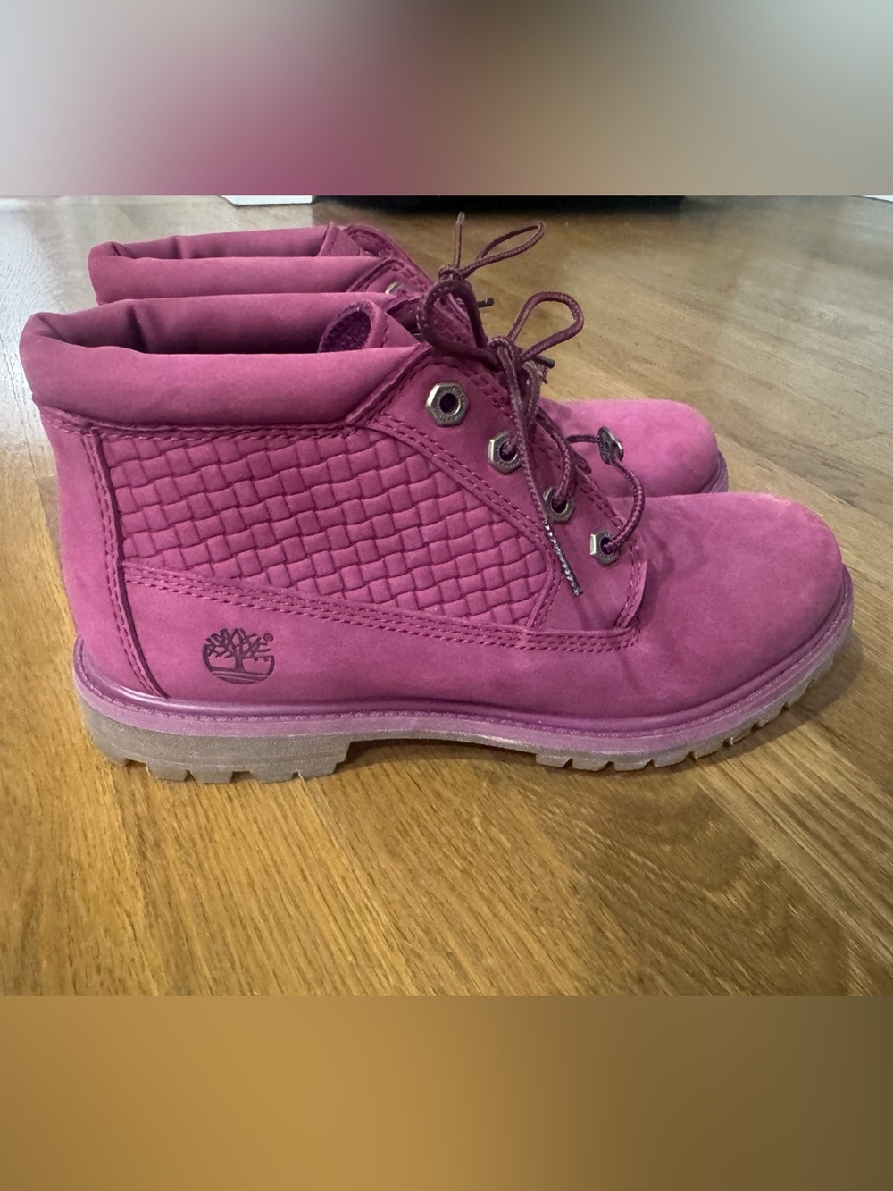 Timberland magenta pink Nellie Chukka boots-